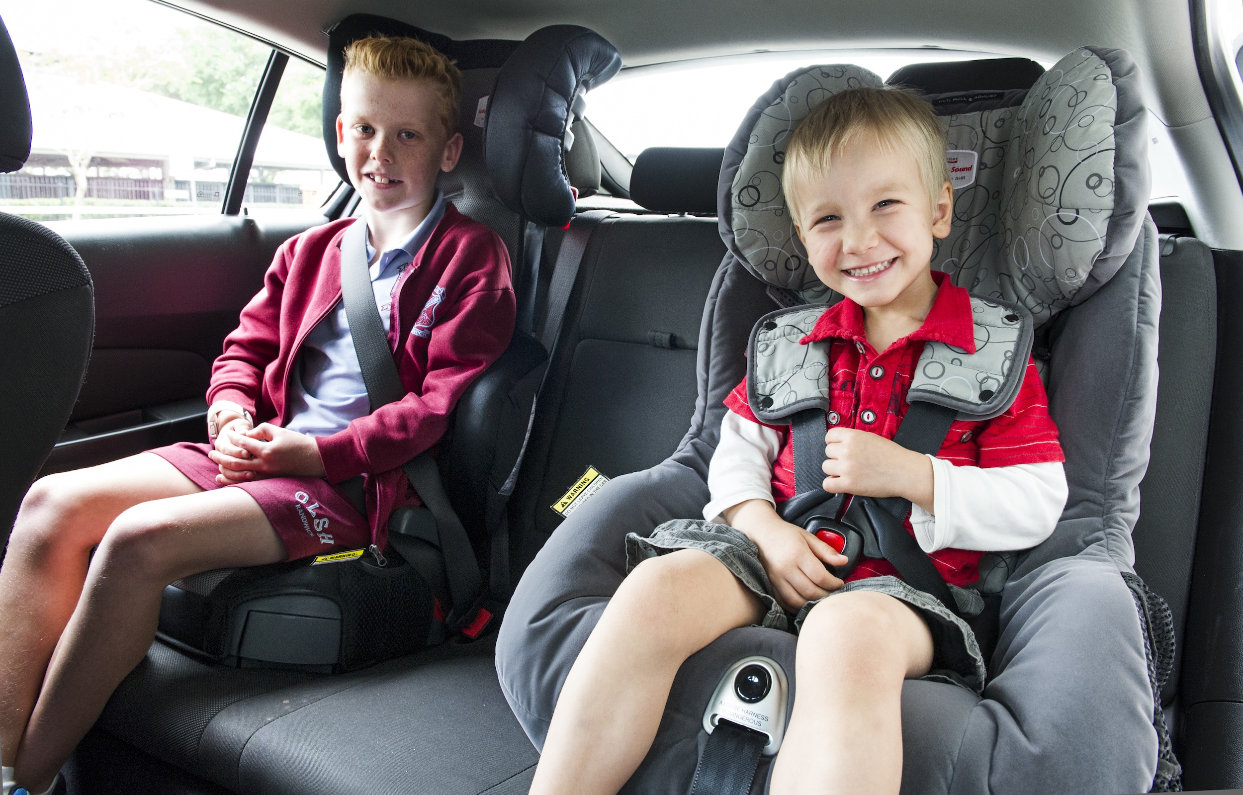 The new national guidelines advise parents not to move their children to the next type of child restraint before the child is tall enough.